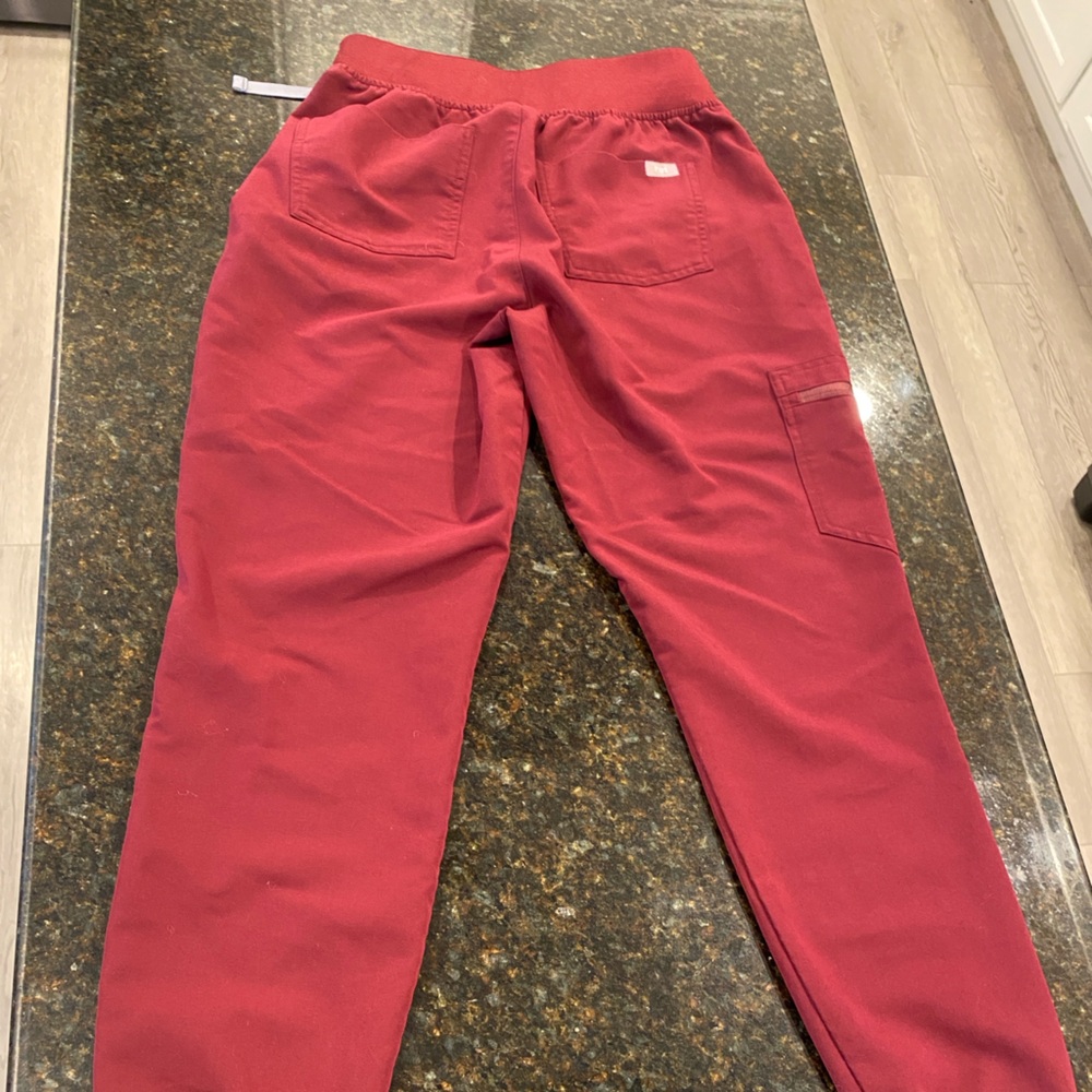 Figs jogger scrubs small